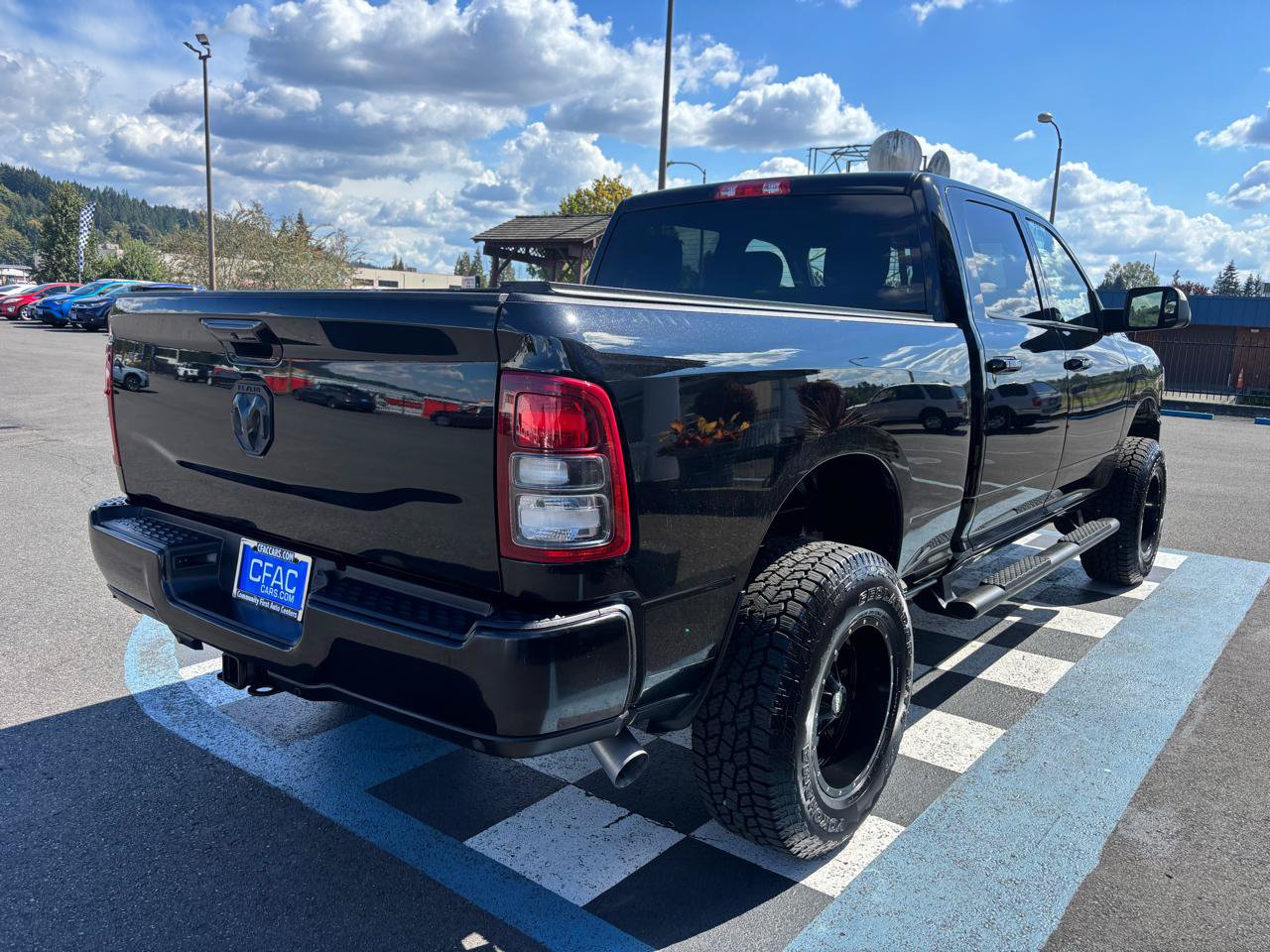 Used 2019 RAM 2500 Big Horn w/ Black Appearance Package AWD/4WD image 5