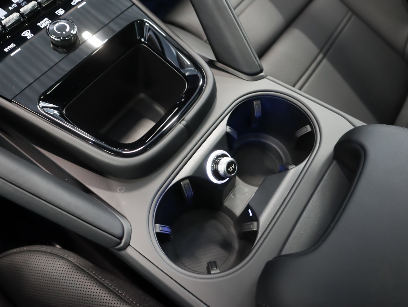 New 2026 Porsche Cayenne GTS image 20