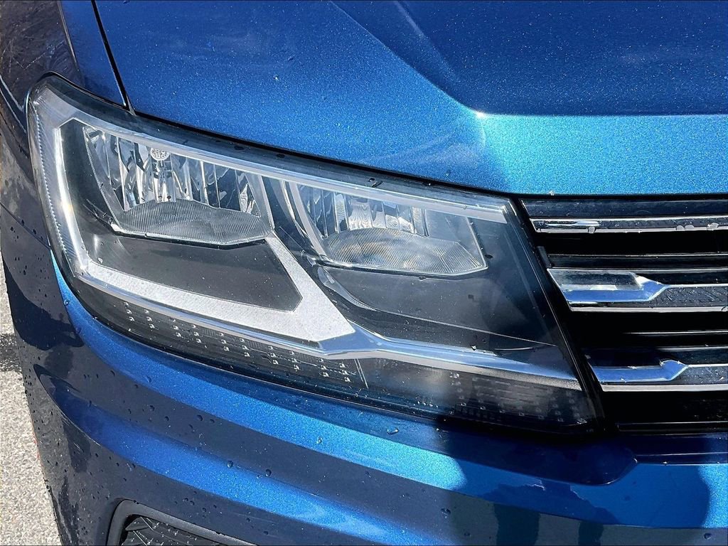 Used 2020 Volkswagen Tiguan SE image 28