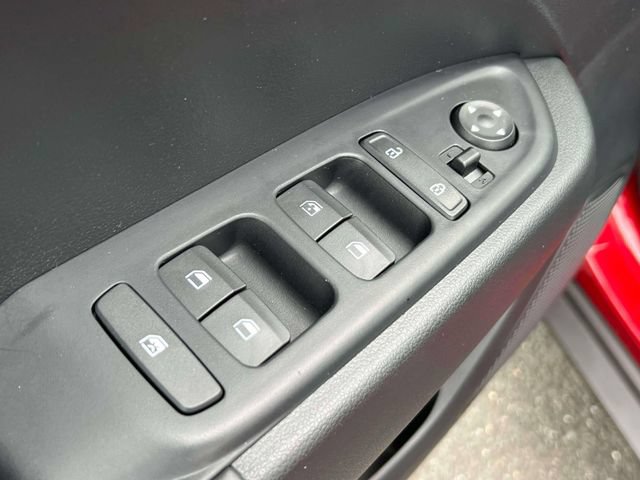 Certified 2023 Hyundai Venue Limited w/ Cargo Package FWD image 16