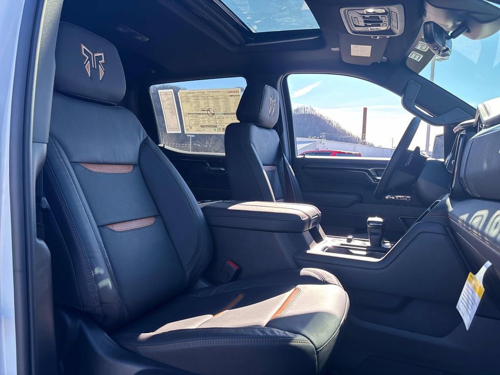 New 2026 GMC Sierra 1500 AT4 w/ AT4 Premium Package AWD/4WD image 33