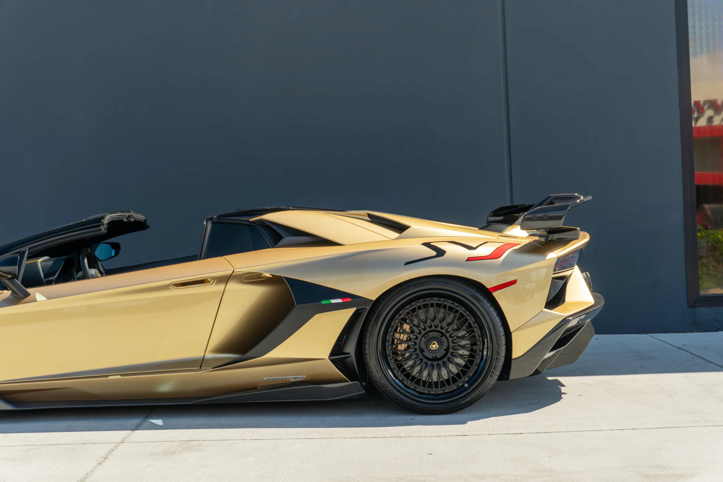 Used 2020 Lamborghini Aventador SVJ AWD/4WD image 22