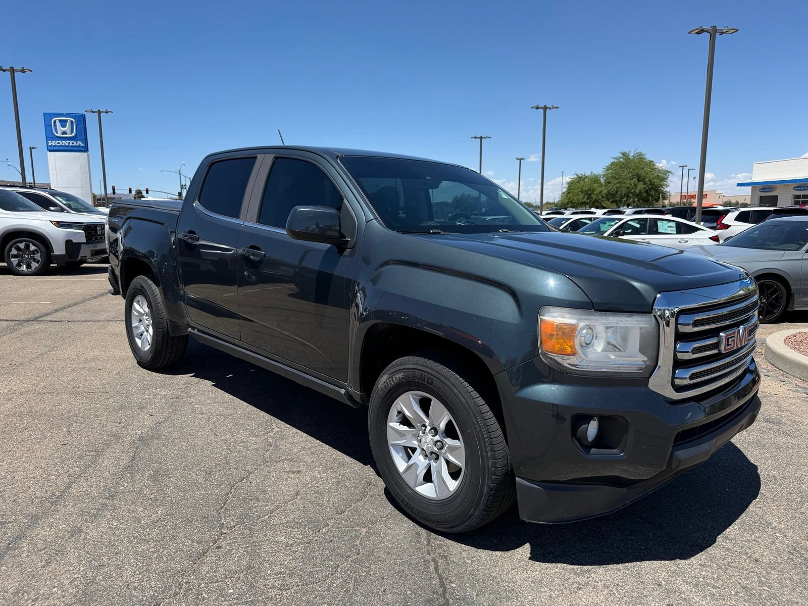 Used 2018 GMC Canyon SLE w/ SLE Convenience Package AWD/4WD image 3