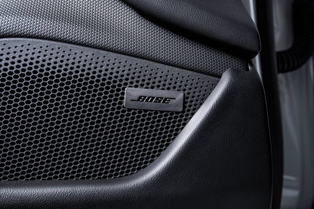 New 2026 Porsche Taycan AWD/4WD image 27