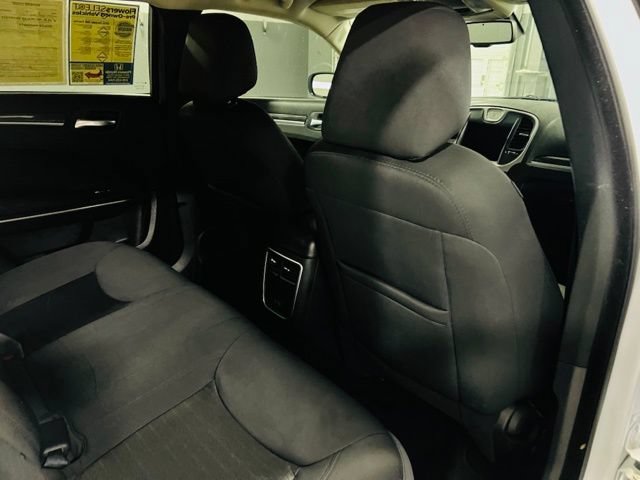 Used 2021 Chrysler 300 Touring w/ Sport Appearance Package RWD image 27