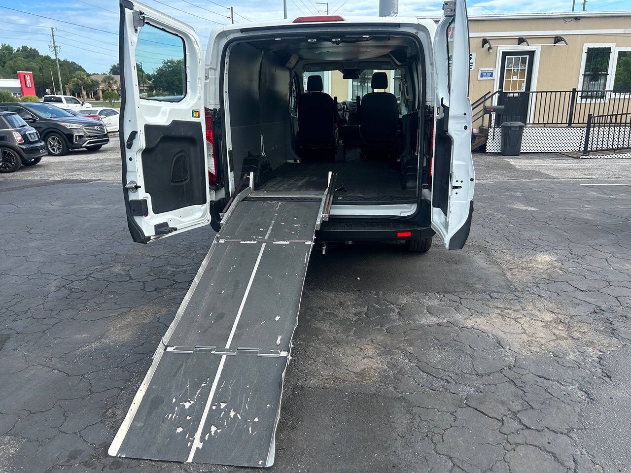 Used 2018 Ford Transit 250 130 Low Roof w/ Exterior Upgrade Package RWD image 8