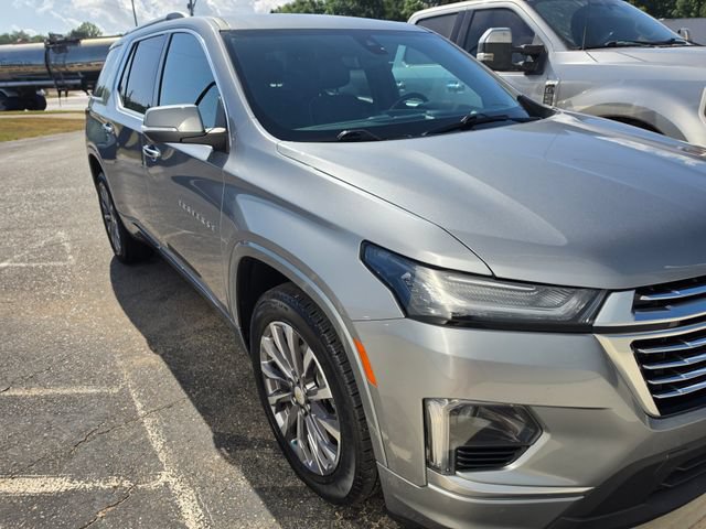 Used 2023 Chevrolet Traverse Premier FWD image 3