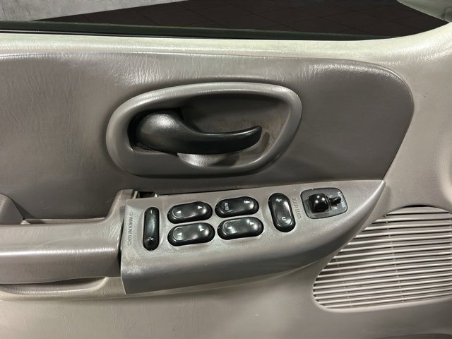 Used 2002 Ford F150 XLT image 11