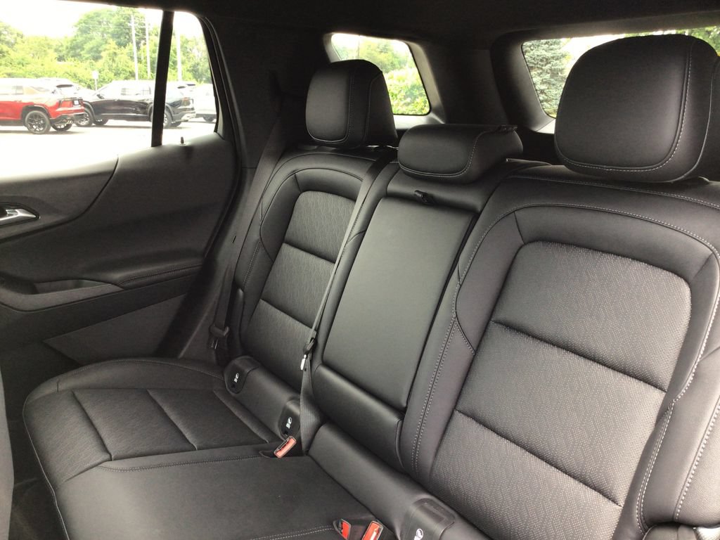 Used 2026 Chevrolet Equinox LT w/ Convenience Package II AWD/4WD image 35