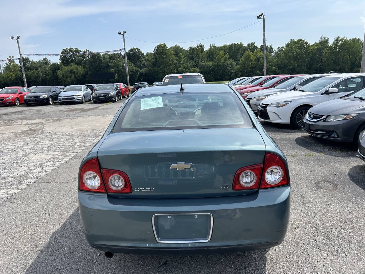 Used 2009 Chevrolet Malibu LTZ FWD image 5