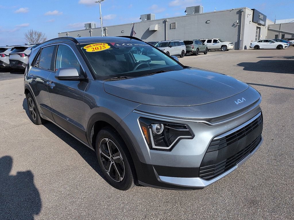 Certified 2025 Kia Niro LX