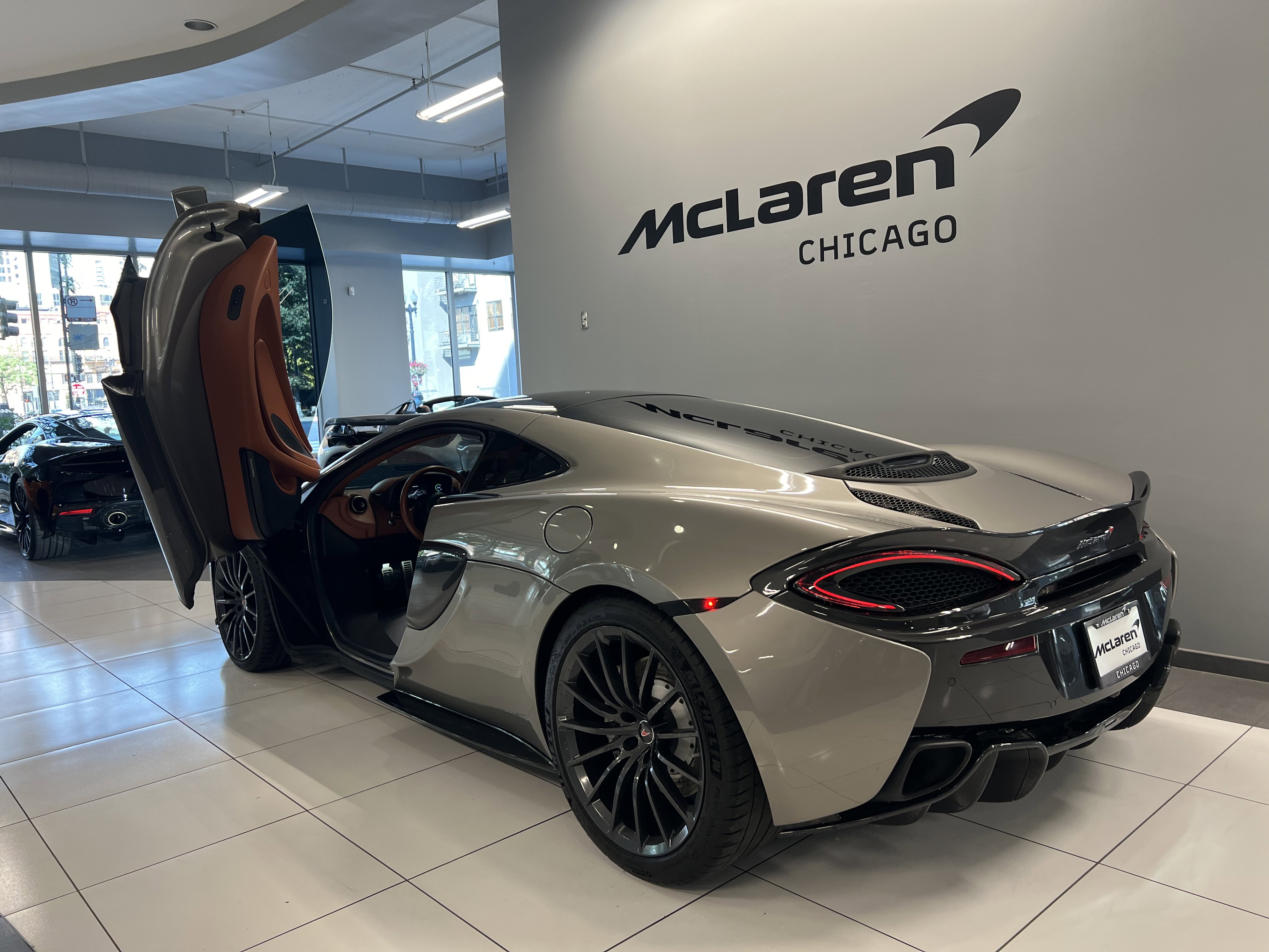 Used 2017 McLaren 570S image 17