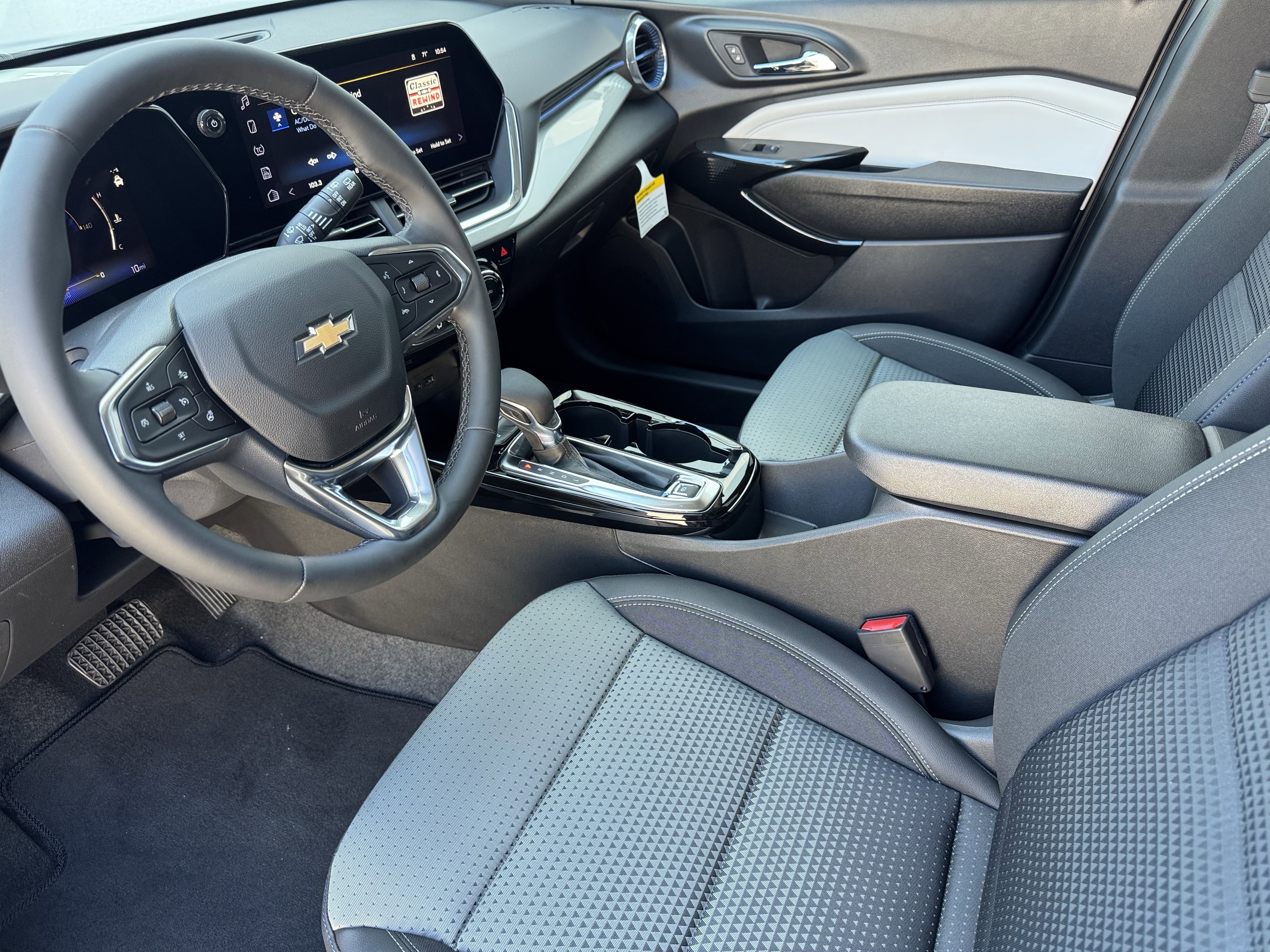New 2026 Chevrolet Trax LT FWD image 10