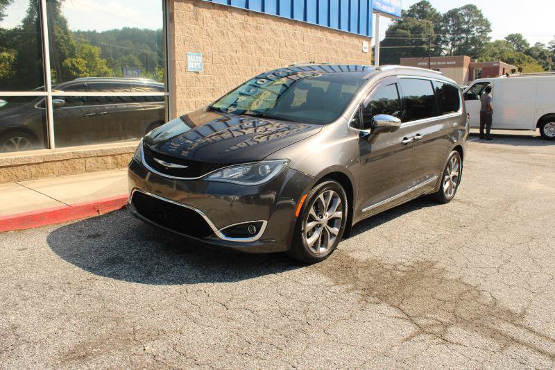Used 2019 Chrysler Pacifica Limited FWD image 3