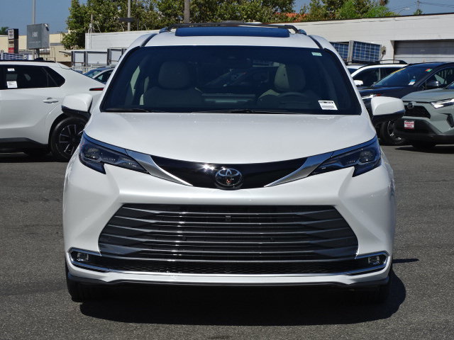 New 2026 Toyota Sienna Platinum AWD/4WD image 3
