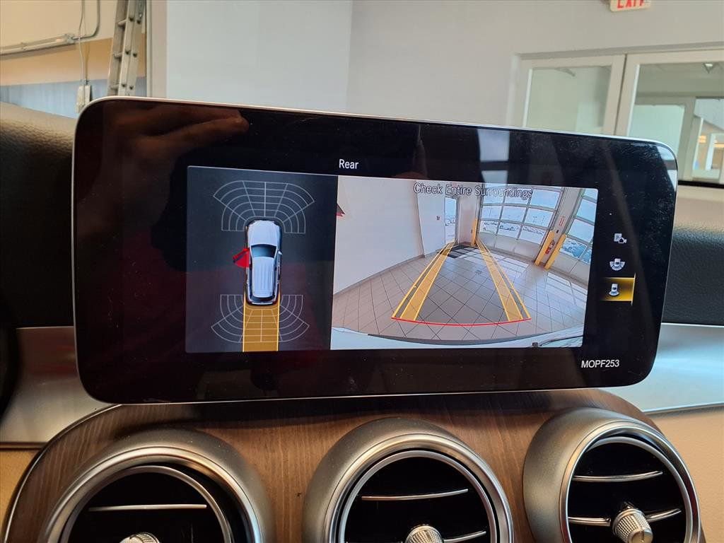 Used 2021 Mercedes-Benz GLC 300 4MATIC image 16