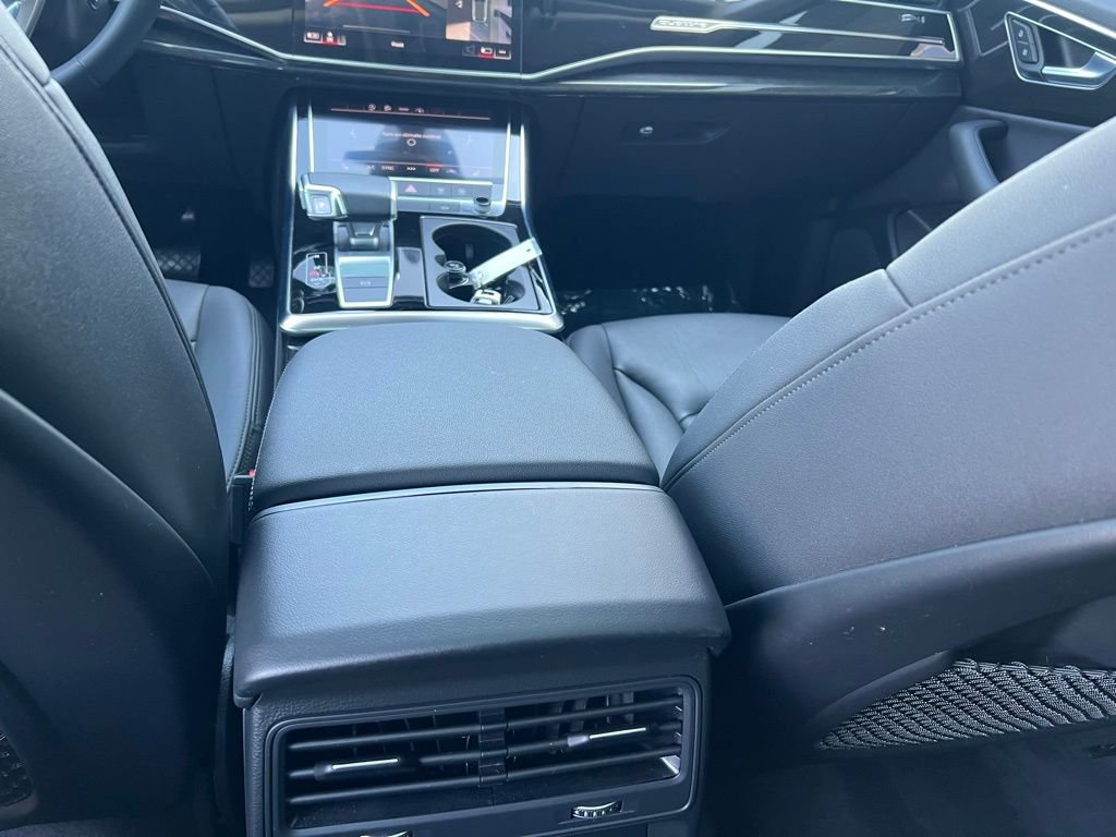 Used 2023 Audi Q7 3.0T Premium w/ Convenience Package AWD/4WD image 18