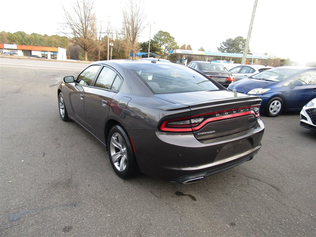 Used 2015 Dodge Charger SE w/ Sport Appearance Group image 6