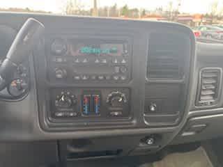 Used 2005 Chevrolet Silverado 1500 LS w/ Light Duty Power Package AWD/4WD image 33