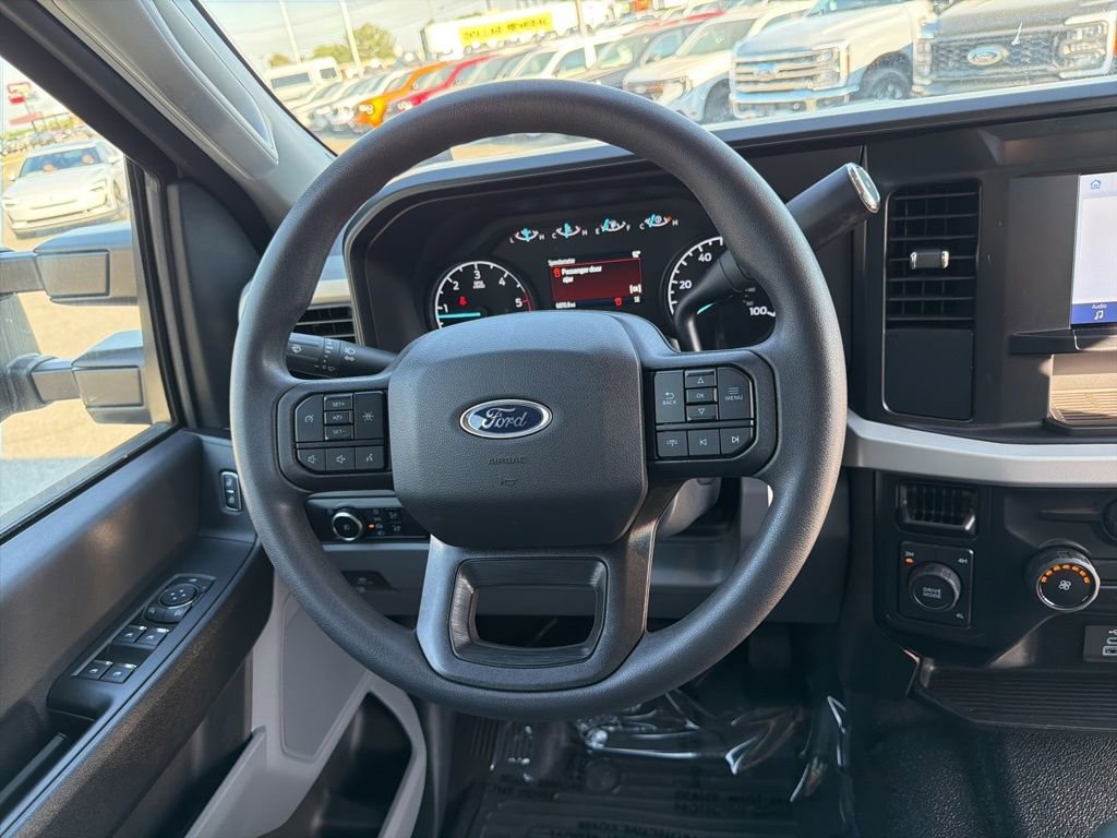 Used 2025 Ford F450 XL w/ XL Chrome Package image 23