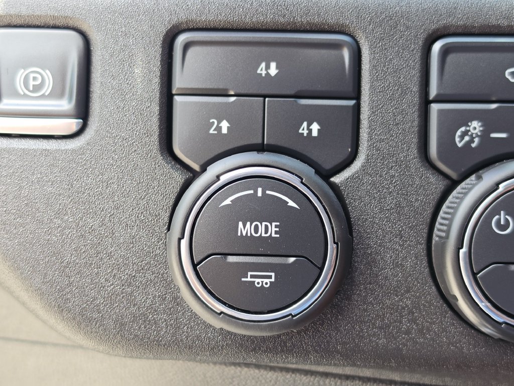 Used 2025 Chevrolet Silverado 2500 LT w/ Convenience Package AWD/4WD image 26