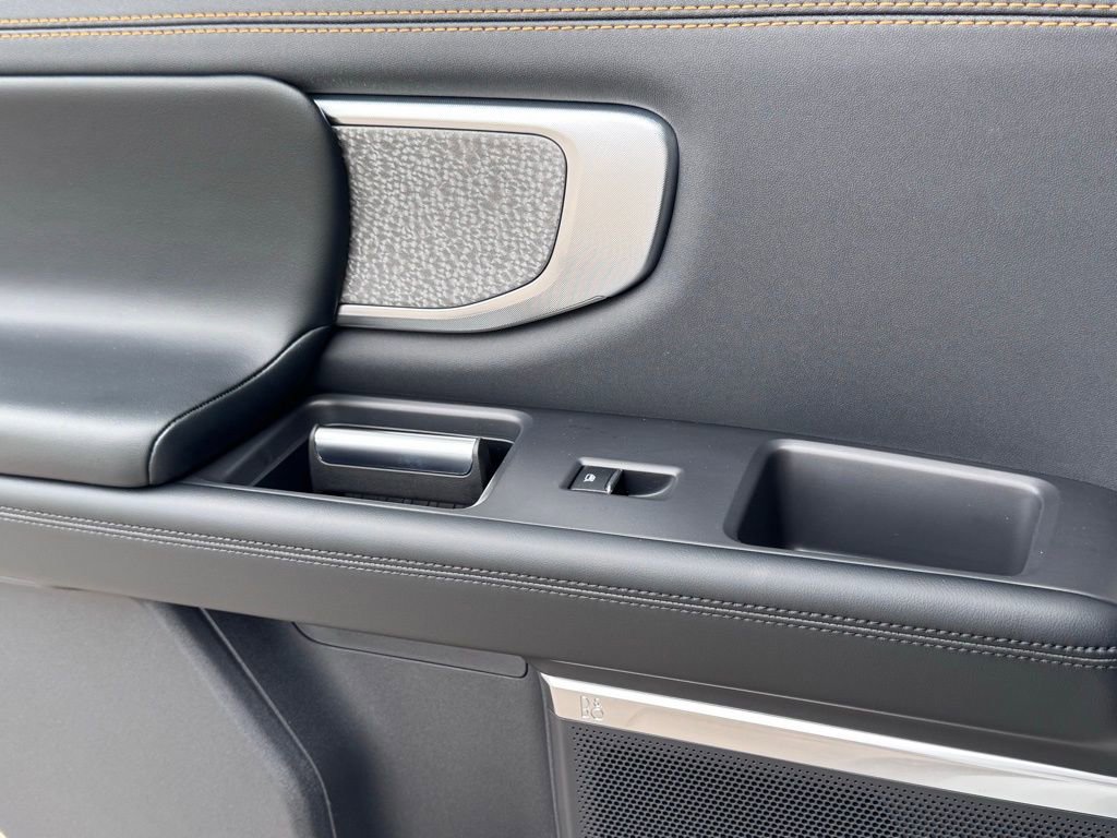 New 2025 Ford Expedition Tremor image 24