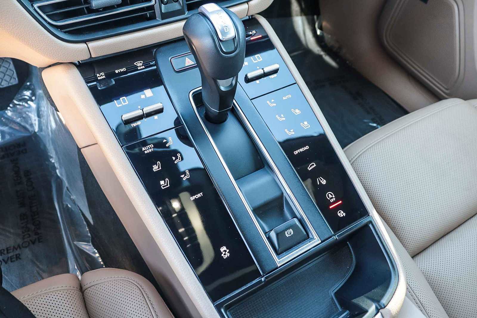 Used 2024 Porsche Macan image 24