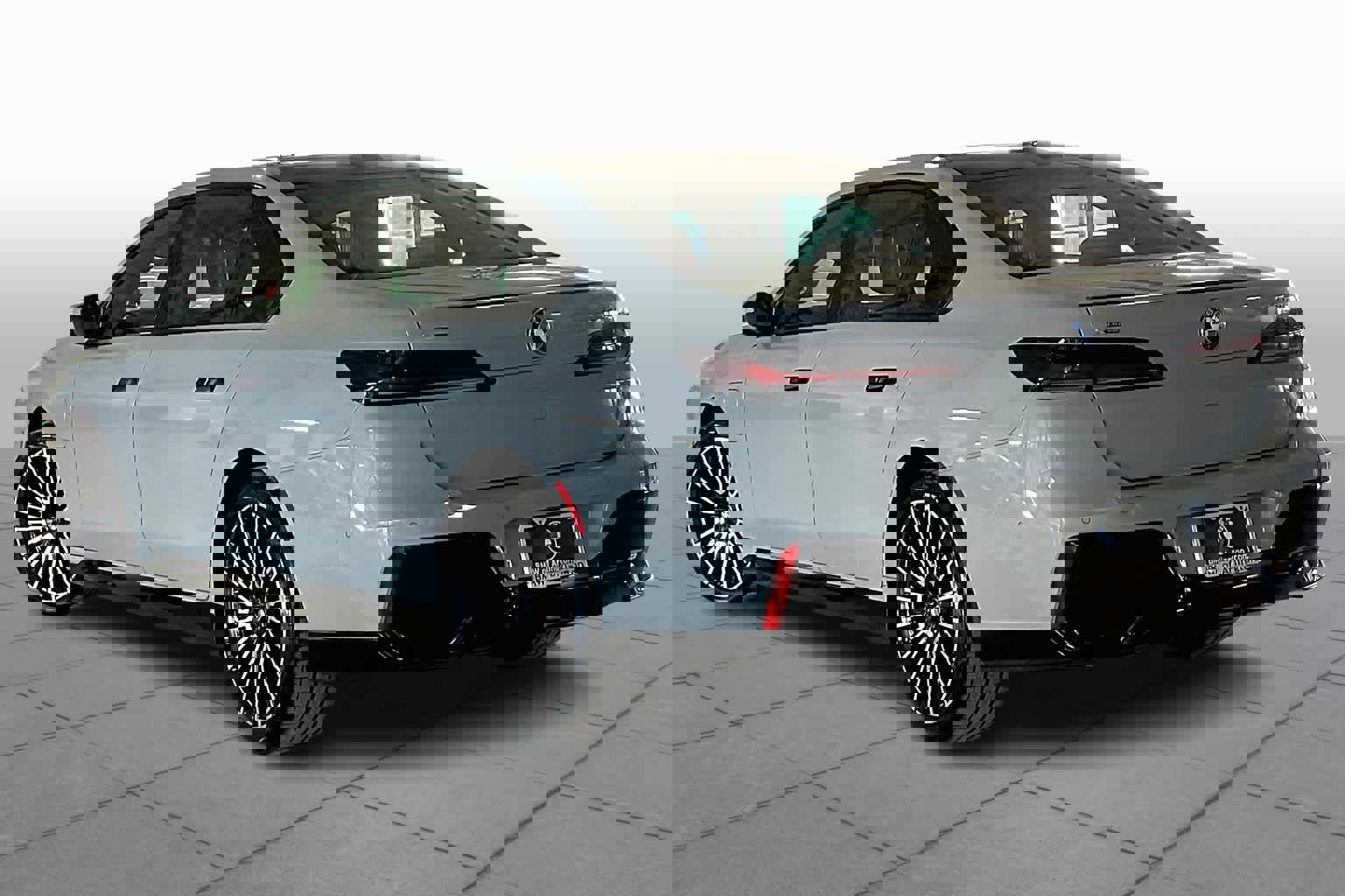 Used 2025 BMW 750e xDrive w/ Premium Package AWD/4WD image 12