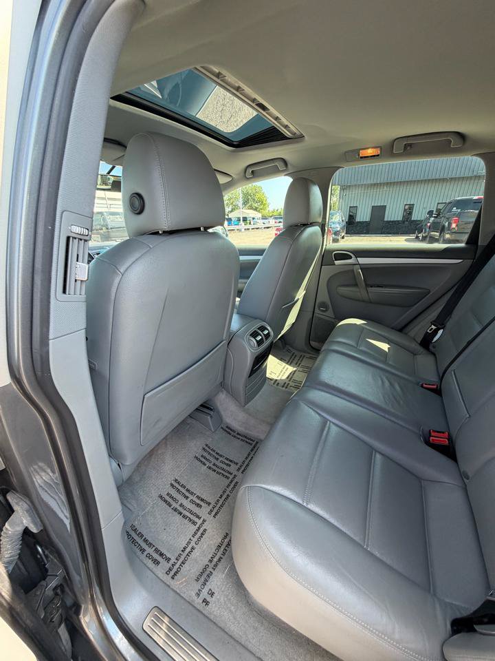 Used 2004 Porsche Cayenne S AWD/4WD image 40