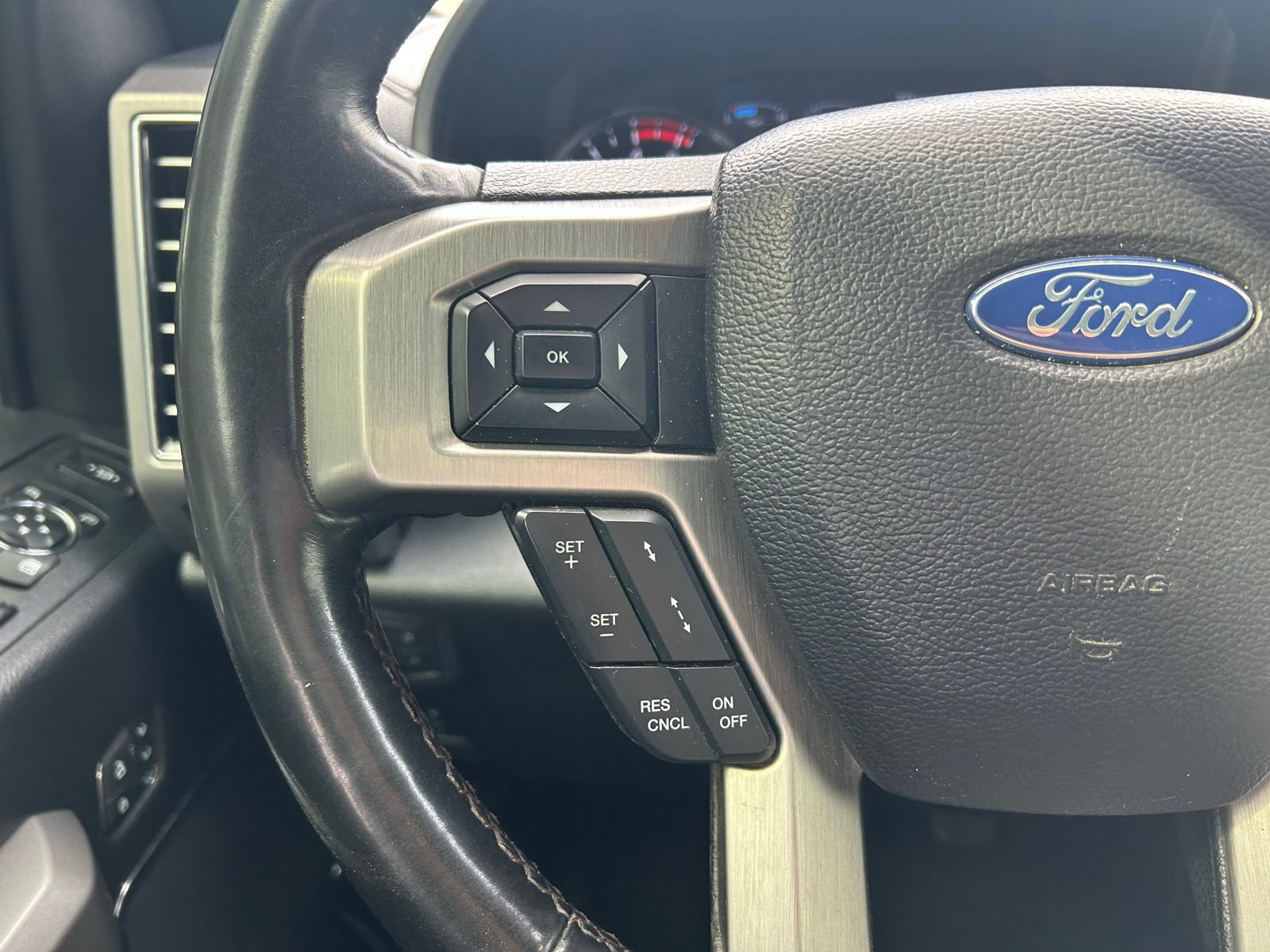 Used 2021 Ford F350 Platinum w/ FX4 Off-Road Package AWD/4WD image 15