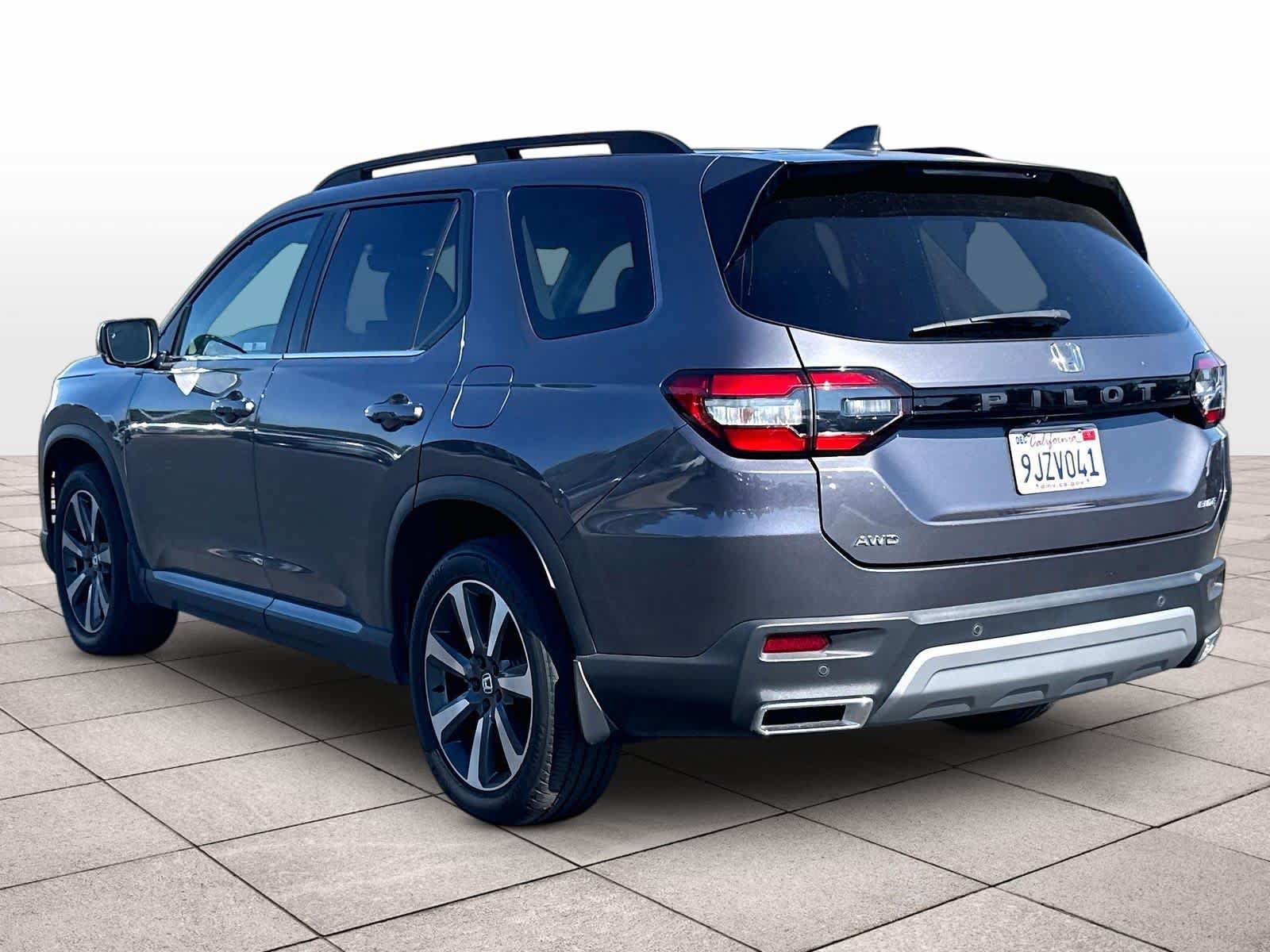 Used 2024 Honda Pilot Elite image 7