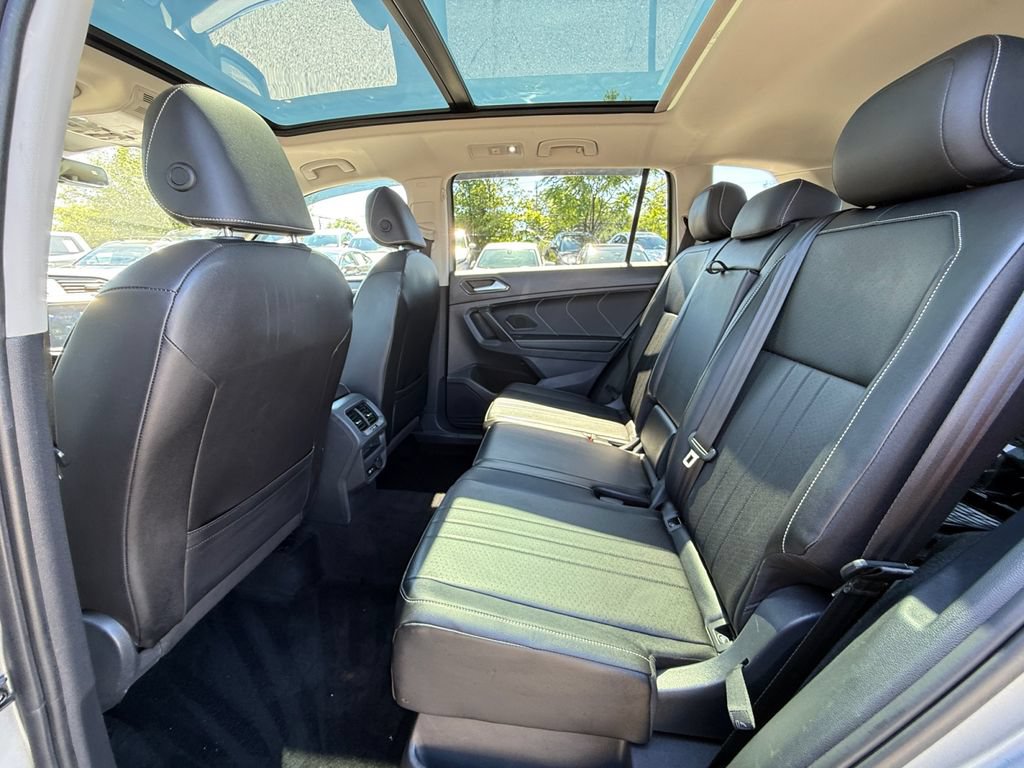 Used 2022 Volkswagen Tiguan SE w/ Panoramic Sunroof Package AWD/4WD image 21
