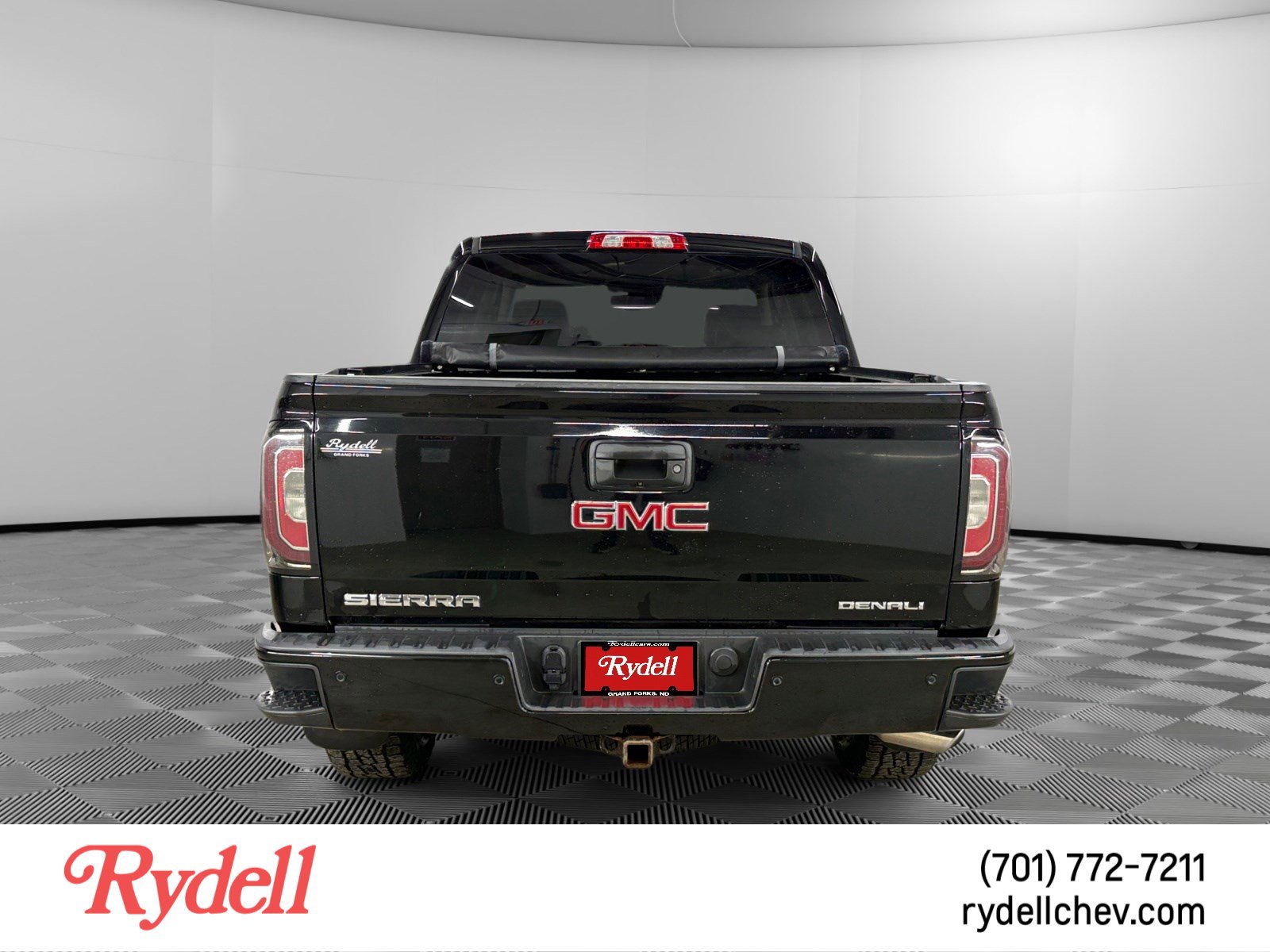 Used 2017 GMC Sierra 1500 Denali AWD/4WD image 4