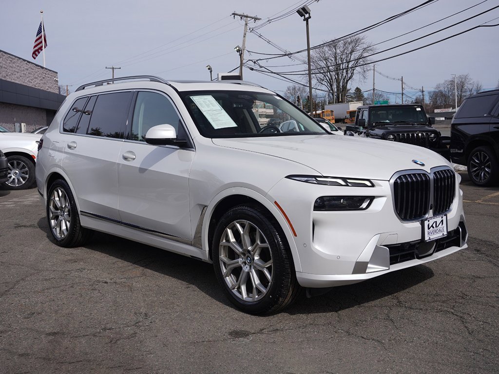 Used 2023 BMW X7 xDrive40i w/ Premium Package image 59