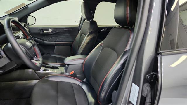 Used 2025 Ford Escape ST-Line image 12