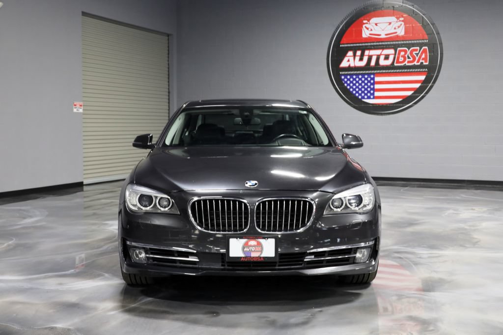 Used 2013 BMW 750i xDrive AWD/4WD image 2