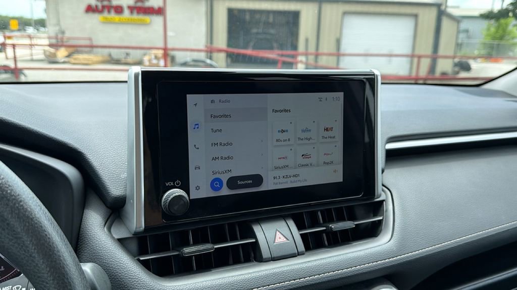 Certified 2025 Toyota RAV4 XLE FWD image 28