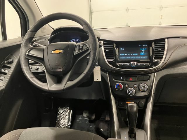 Used 2017 Chevrolet Trax LS FWD image 32