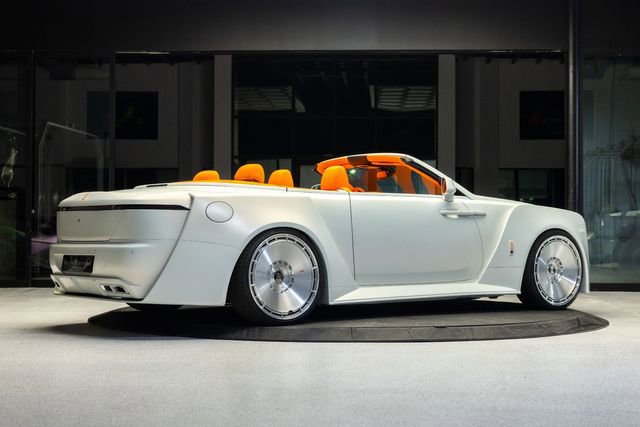 Used 2020 Rolls-Royce Dawn RWD image 30