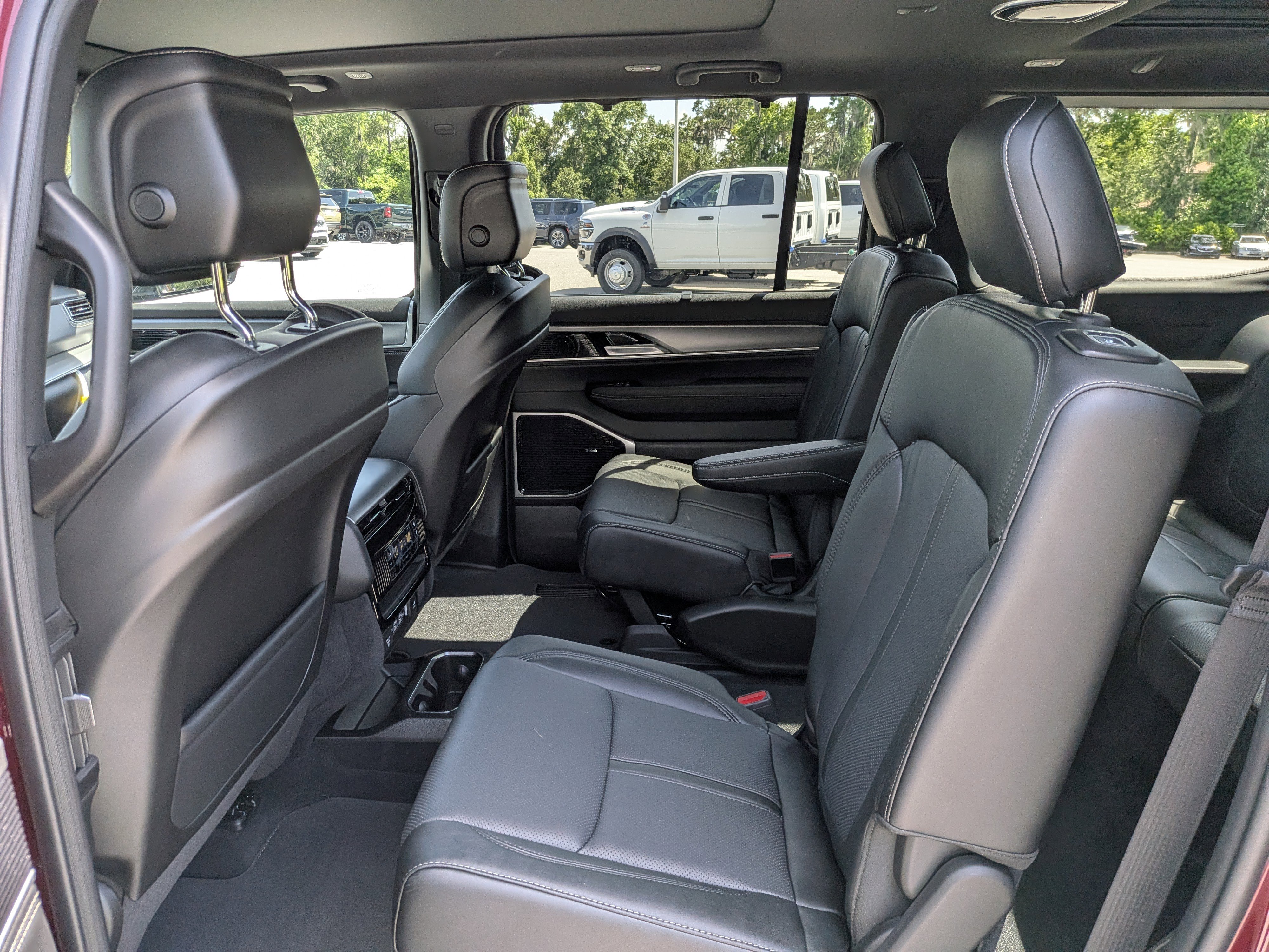 New 2026 Jeep Grand Wagoneer Limited AWD/4WD image 12