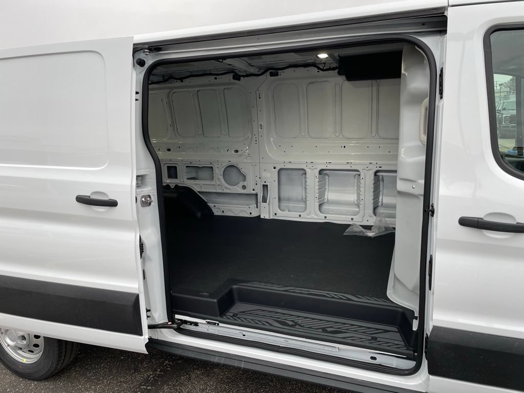 New 2026 Ford Transit 250 Low Roof AWD image 24