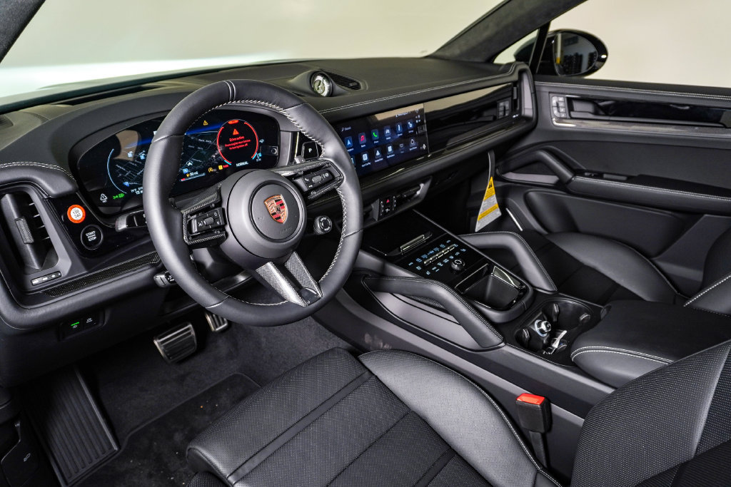 New 2026 Porsche Cayenne GTS AWD/4WD image 4