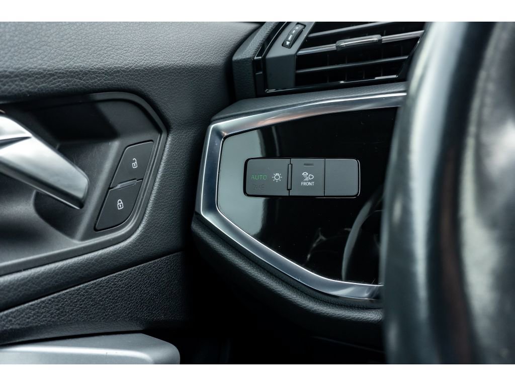 Used 2024 Audi Q3 2.0T Premium image 30