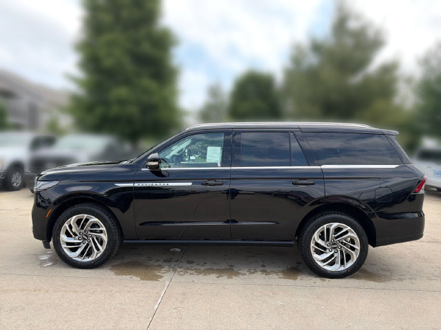 New 2026 Lincoln Navigator Reserve AWD/4WD image 10