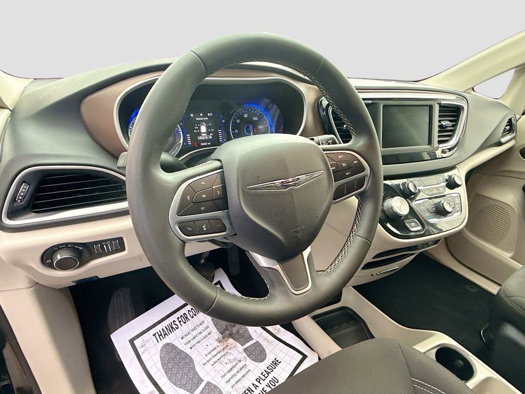 Used 2023 Chrysler Voyager LX FWD image 12