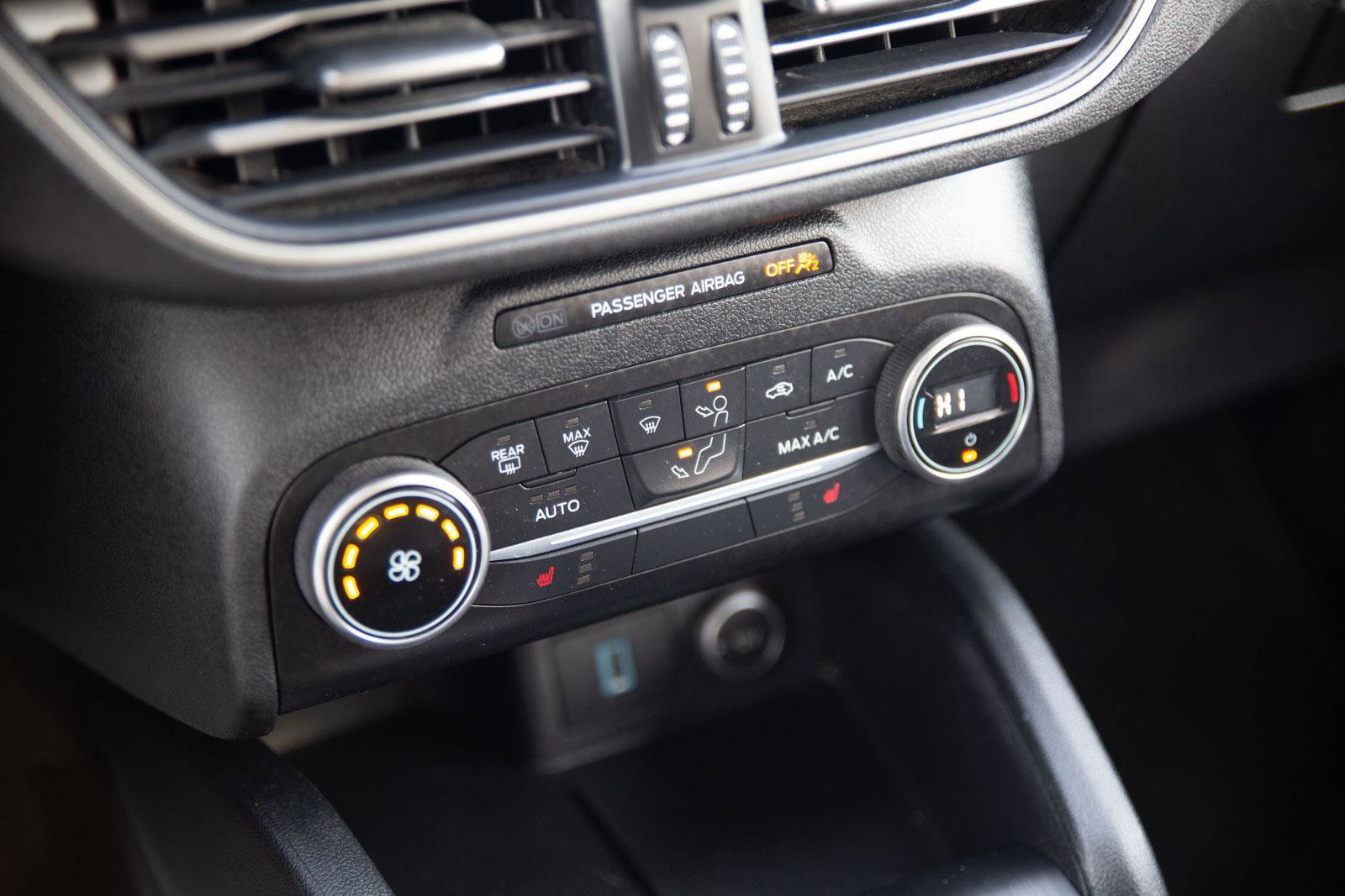 Used 2020 Ford Escape SE image 14