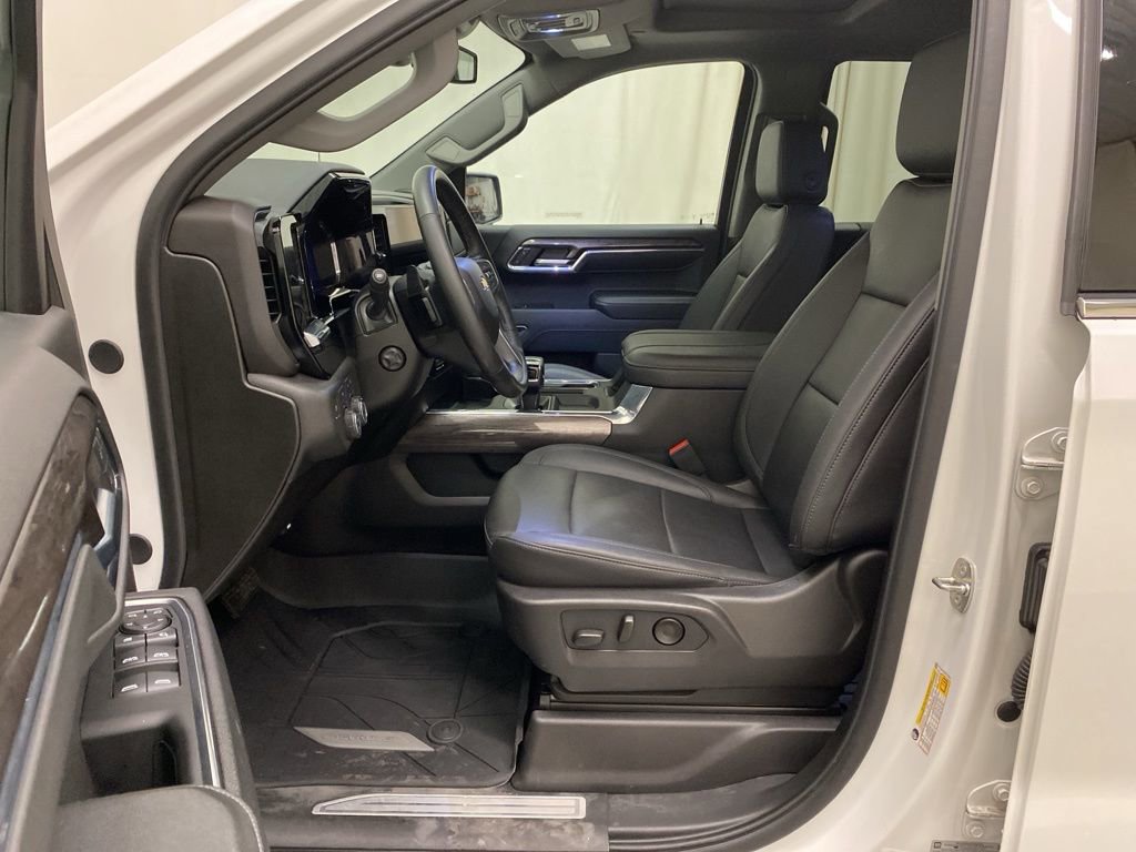 Used 2024 Chevrolet Silverado 1500 LTZ w/ LTZ Premium Package image 14