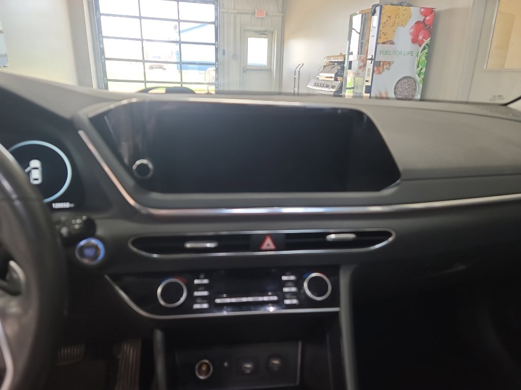 Used 2022 Hyundai Sonata Limited FWD image 11