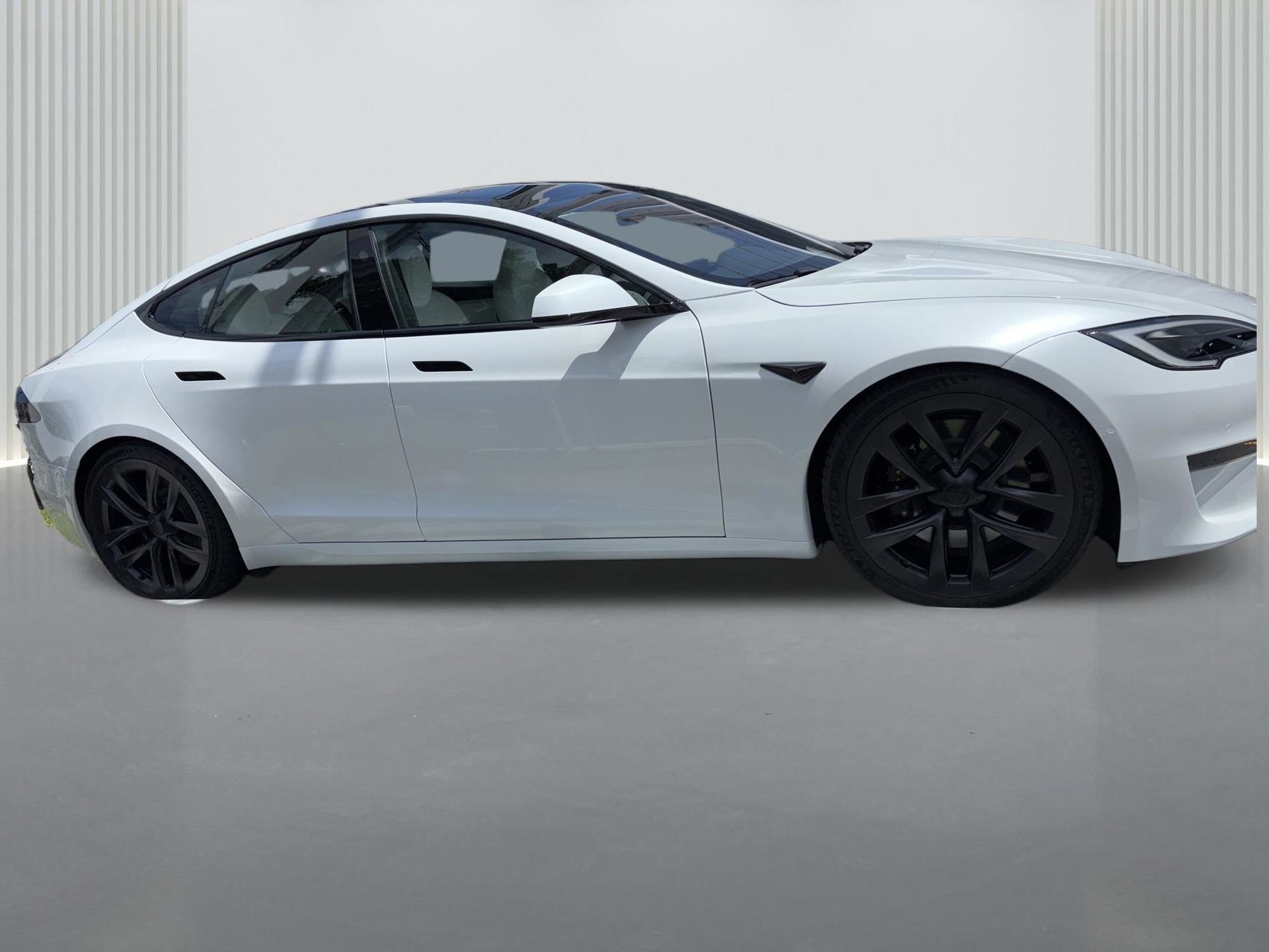 Used 2022 Tesla Model S Plaid AWD/4WD image 3