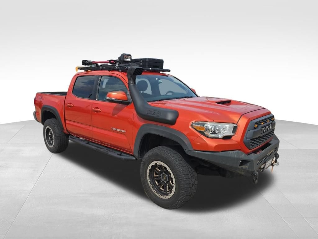 Used 2016 Toyota Tacoma TRD Sport w/ Towing Package AWD/4WD image 4